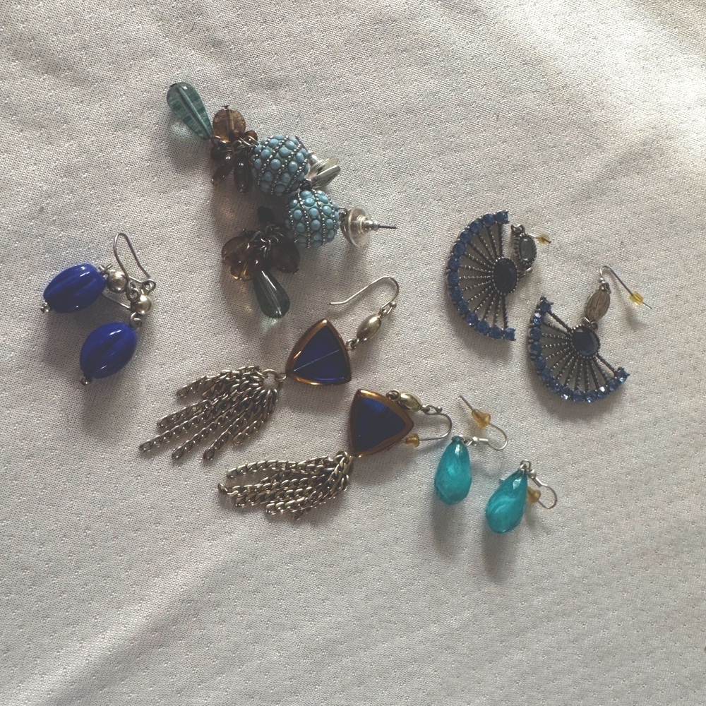 Bargain time - Blue mixed pierced Earrings Set